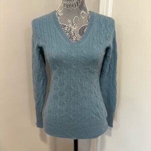 Christopher Fisher Womens Sz:S Dusty Blue Cashmere Cable Knit Vneck sweater.